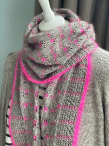 Ruthie shawl Kit