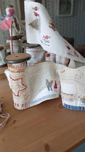 Calico and Stitch - Christmas snippet roll