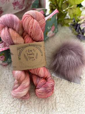Hat kit with FREE faux fur pompom