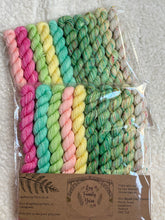 Speckle and fade yarn club - January palate pack