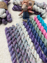 Speckle and fade yarn club - August palate pack